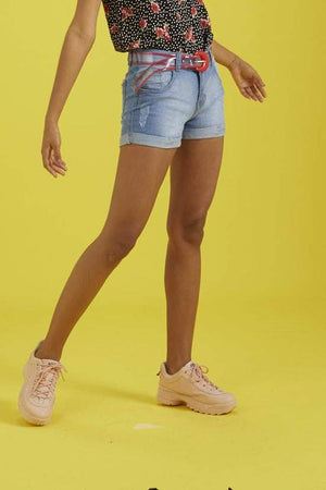 Shorts Jeans com barra Dobrada
